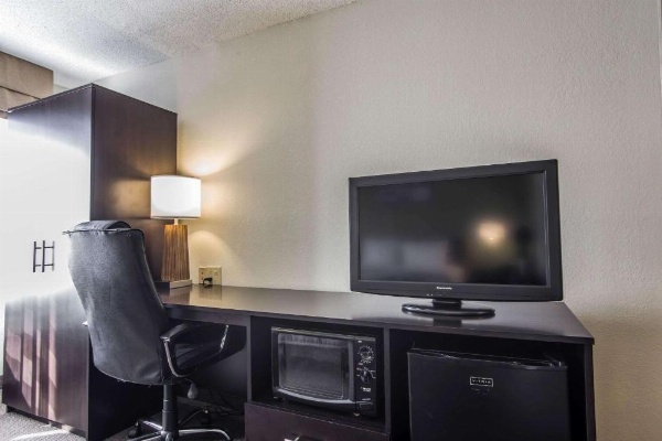 Sleep Inn Airport image 13