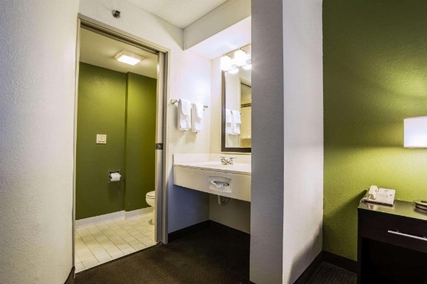 Sleep Inn Airport image 8